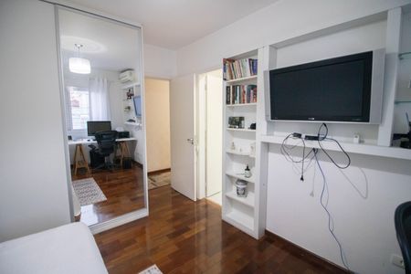 Casa à venda com 246m², 3 quartos e 6 vagas Casa à venda com 246m², 3 quartos e 6 vagasSUÍTE 2