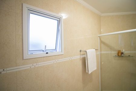 Casa à venda com 246m², 3 quartos e 6 vagas Casa à venda com 246m², 3 quartos e 6 vagasBANHEIRO DA SUÍTE 1