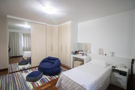 Casa à venda com 246m², 3 quartos e 6 vagas Casa à venda com 246m², 3 quartos e 6 vagasSUÍTE 3