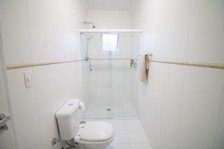 Casa à venda com 246m², 3 quartos e 6 vagas Casa à venda com 246m², 3 quartos e 6 vagasBANHEIRO DA SUÍTE 3