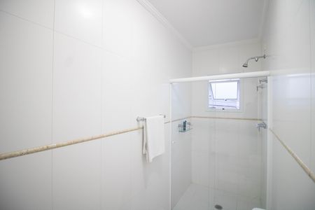 Casa à venda com 246m², 3 quartos e 6 vagas Casa à venda com 246m², 3 quartos e 6 vagasBANHEIRO DA SUÍTE 2