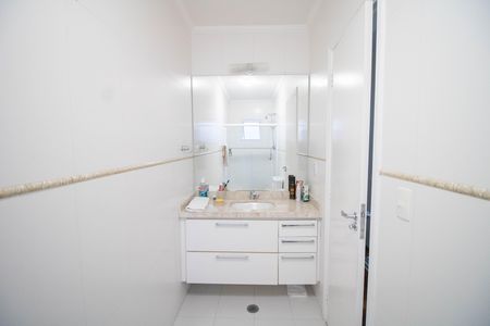 Casa à venda com 246m², 3 quartos e 6 vagas Casa à venda com 246m², 3 quartos e 6 vagasBANHEIRO DA SUÍTE 3
