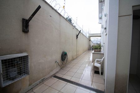 Casa à venda com 246m², 3 quartos e 6 vagas Casa à venda com 246m², 3 quartos e 6 vagasQUINTAL E ÁREA DE SERVIÇO
