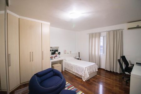 Casa à venda com 246m², 3 quartos e 6 vagas Casa à venda com 246m², 3 quartos e 6 vagasSUÍTE 3