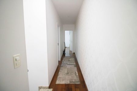Casa à venda com 246m², 3 quartos e 6 vagas Casa à venda com 246m², 3 quartos e 6 vagasCORREDOR
