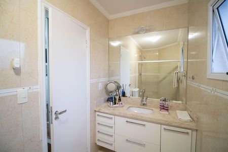 Casa à venda com 246m², 3 quartos e 6 vagas Casa à venda com 246m², 3 quartos e 6 vagasBANHEIRO DA SUÍTE 1