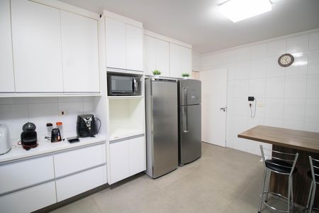Casa à venda com 246m², 3 quartos e 6 vagas Casa à venda com 246m², 3 quartos e 6 vagasCOZINHA