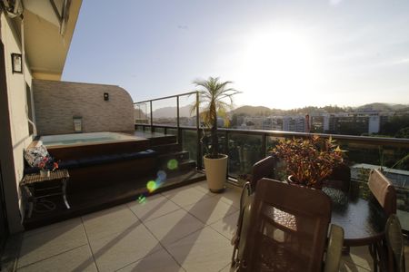 Apartamento à venda com 144m², 3 quartos e 2 vagasCobertura