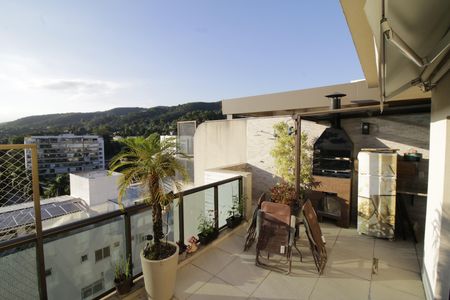Apartamento à venda com 144m², 3 quartos e 2 vagasCobertura