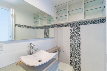Apartamento à venda com 85m², 2 quartos e 2 vagasBanheiro - Social