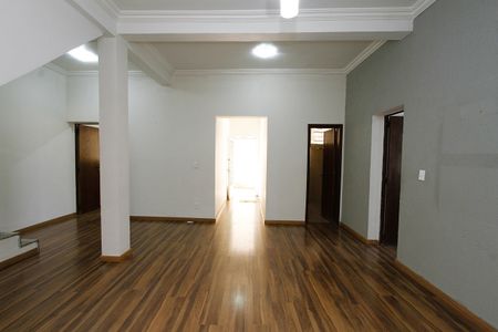 Casa para alugar com 214m², 3 quartos e 1 vagaSala