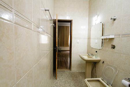 Casa para alugar com 214m², 3 quartos e 1 vagaBanheiro Social