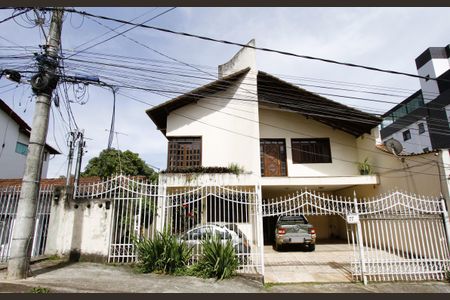 Casa para alugar com 214m², 3 quartos e 1 vagaFachada