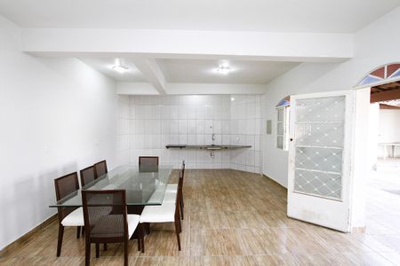 Casa para alugar com 214m², 3 quartos e 1 vagaCozinha