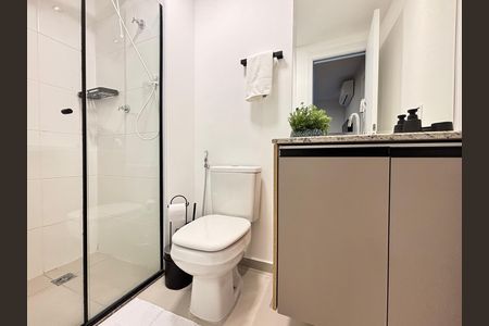 Apartamento para alugar com 26m², 1 quarto e sem vaga Apartamento para alugar com 26m², 1 quarto e sem vagaBanheiro da Suíte