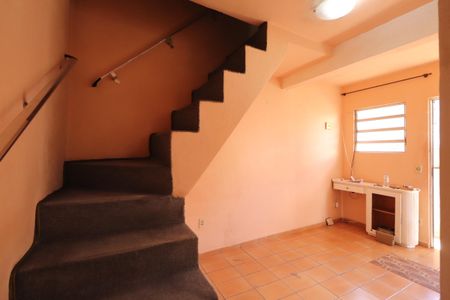 Sala de casa para alugar com 2 quartos, 45m² em Vila Santa Isabel, São Paulo