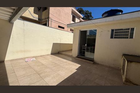 Casa à venda com 195m², 2 quartos e 2 vagasQuintal