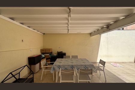 Casa à venda com 195m², 2 quartos e 2 vagasQuintal - Area de Serviço
