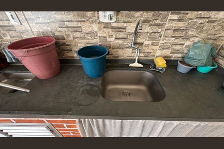 Casa à venda com 195m², 2 quartos e 2 vagasQuintal - Area de Serviço