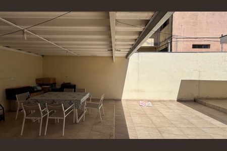 Casa à venda com 195m², 2 quartos e 2 vagasQuintal