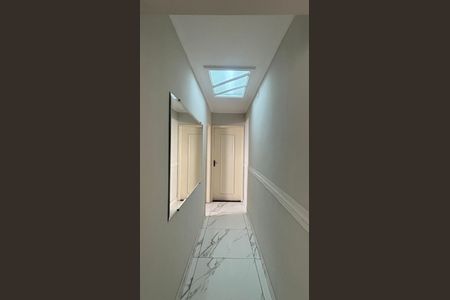 Corredor de casa à venda com 2 quartos, 195m² em Jardim das Maravilhas, Santo André