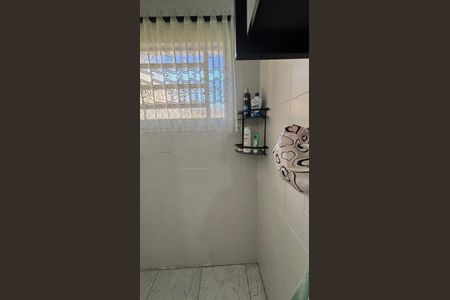 Casa à venda com 195m², 2 quartos e 2 vagasBanheiro