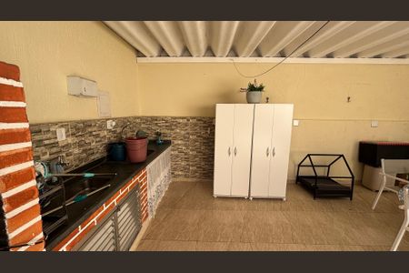 Casa à venda com 195m², 2 quartos e 2 vagasQuintal
