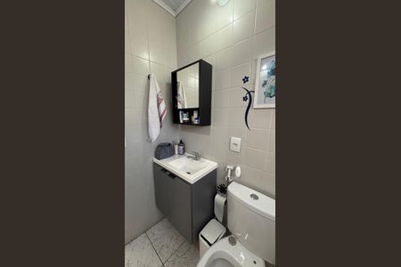 Casa à venda com 195m², 2 quartos e 2 vagasBanheiro