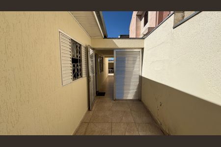 Casa à venda com 195m², 2 quartos e 2 vagasCorredor - Quintal