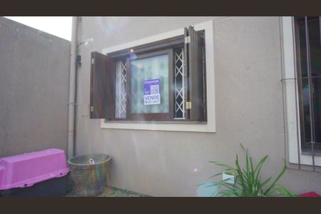 Casa à venda com 228m², 2 quartos e 2 vagas Casa à venda com 228m², 2 quartos e 2 vagasPlaca