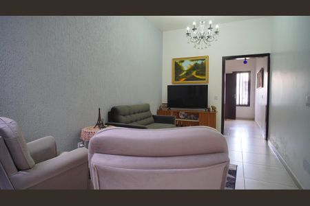 Casa à venda com 228m², 2 quartos e 2 vagas Casa à venda com 228m², 2 quartos e 2 vagasSala