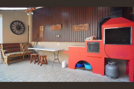 Casa à venda com 228m², 2 quartos e 2 vagas Casa à venda com 228m², 2 quartos e 2 vagasÁrea gourmet