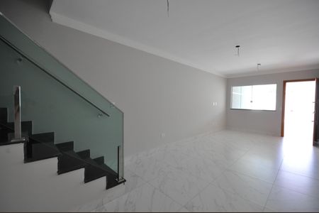 Sala de casa à venda com 3 quartos, 120m² em Vila Mazzei, São Paulo