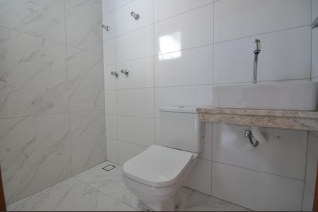 Casa à venda com 120m², 3 quartos e 2 vagasBanheiro da  Suíte 1