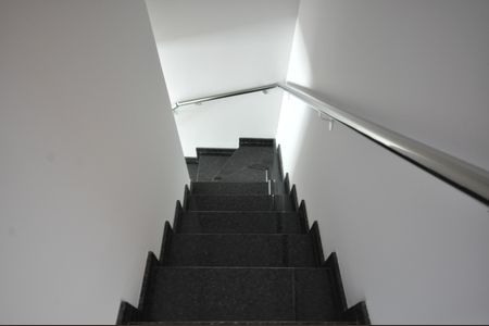 Casa à venda com 120m², 3 quartos e 2 vagasSala - Escada