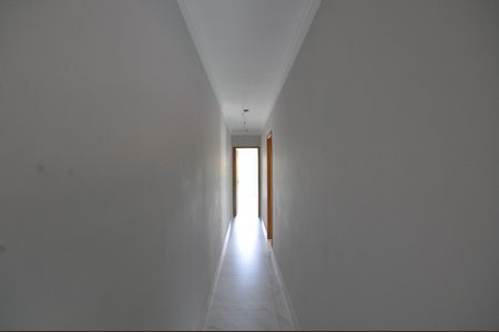 Casa à venda com 120m², 3 quartos e 2 vagasCorredor - Quartos