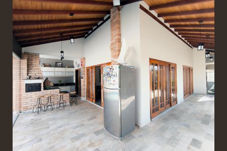 Casa de condomínio à venda com 510m², 4 quartos e 6 vagasChurrasqueira