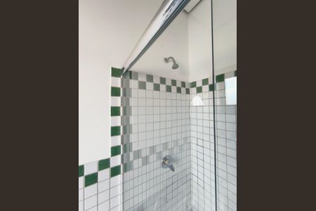 Casa de condomínio à venda com 510m², 4 quartos e 6 vagasBanheiro da Piscina