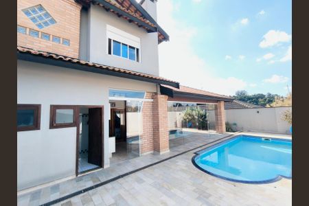 Casa de condomínio à venda com 510m², 4 quartos e 6 vagasQuintal