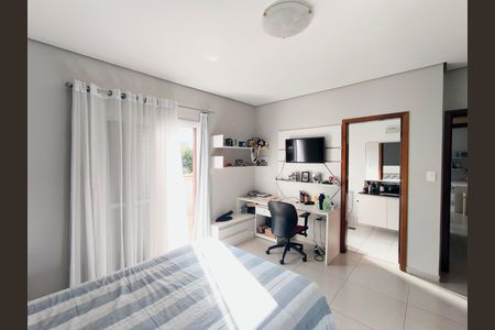 Casa de condomínio à venda com 510m², 4 quartos e 6 vagasSuíte 3