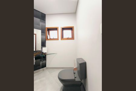 Casa de condomínio à venda com 510m², 4 quartos e 6 vagasLavabo