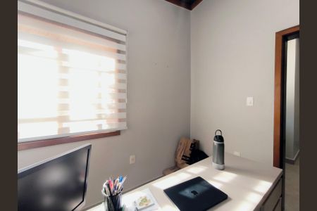 Casa de condomínio à venda com 510m², 4 quartos e 6 vagasEscritório 1