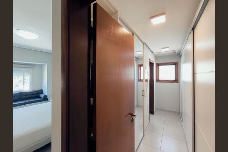 Casa de condomínio à venda com 510m², 4 quartos e 6 vagasSuíte 1
