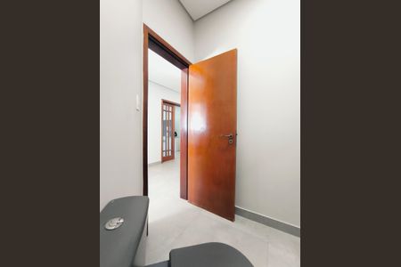 Casa de condomínio à venda com 510m², 4 quartos e 6 vagasLavabo