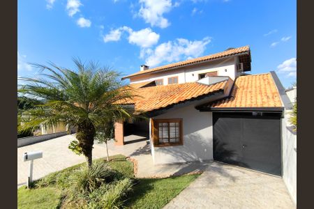 Casa de condomínio à venda com 510m², 4 quartos e 6 vagasFachada