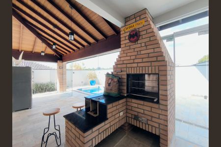 Casa de condomínio à venda com 510m², 4 quartos e 6 vagasChurrasqueira