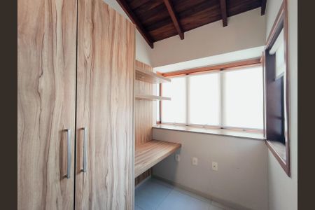 Casa de condomínio à venda com 510m², 4 quartos e 6 vagasEscritório 2