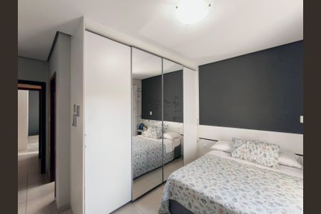 Casa de condomínio à venda com 510m², 4 quartos e 6 vagasSuíte 2