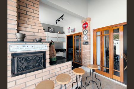 Casa de condomínio à venda com 510m², 4 quartos e 6 vagasChurrasqueira