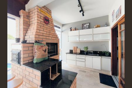 Casa de condomínio à venda com 510m², 4 quartos e 6 vagasChurrasqueira